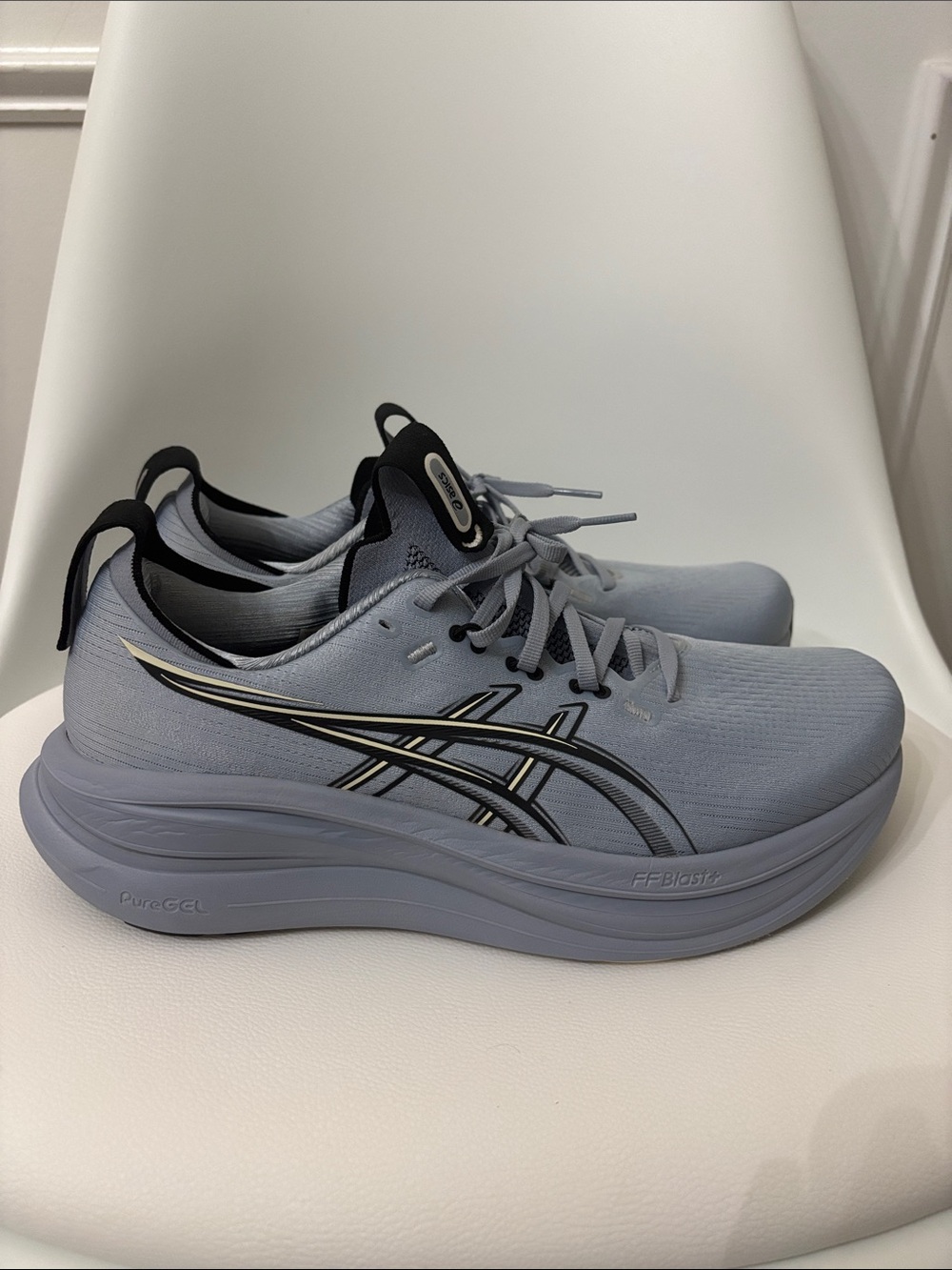 Asics Gel Nimbus Blue Gray and Black size 10